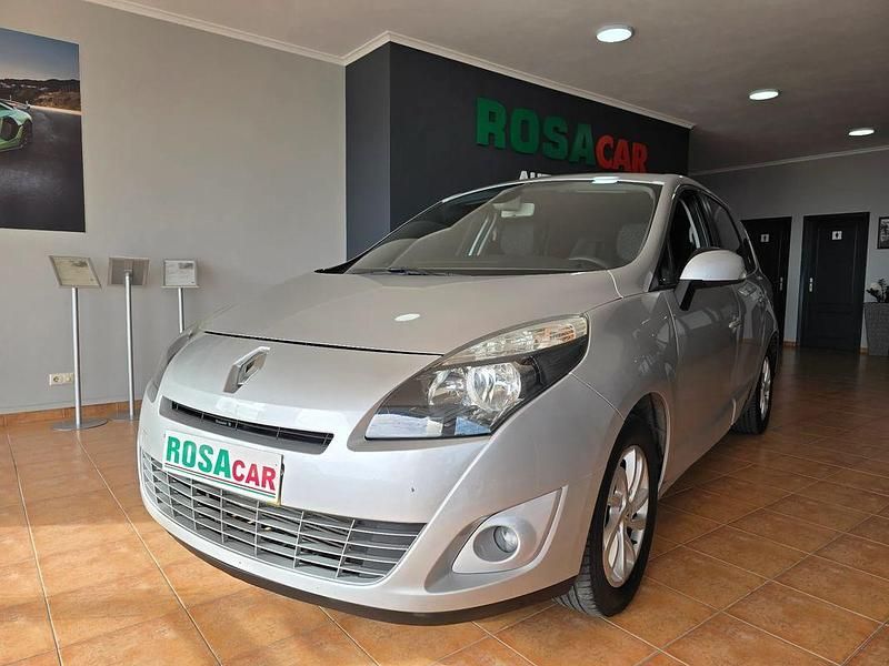 Cinzento Usado 2011 Renault Grand Scénic III Monovolume | € 6.950 - Imagem 1/4