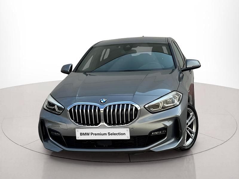 Cinza skyscraper metalizado Usado 2024 BMW 116 Citadino | € 32.900 (Caro) - Imagem 1/4