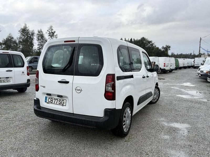 Usado Opel Combo 102 HP (75 kW) 2020 Branco Monovolume