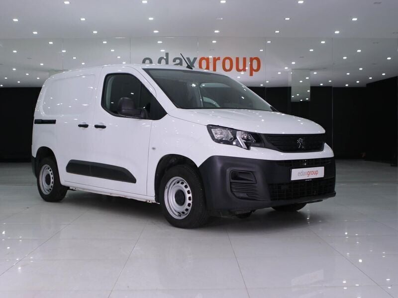 Branco Usado 2022 Peugeot Partner Monovolume | € 13.490 (Super Preço) - Imagem 1/4
