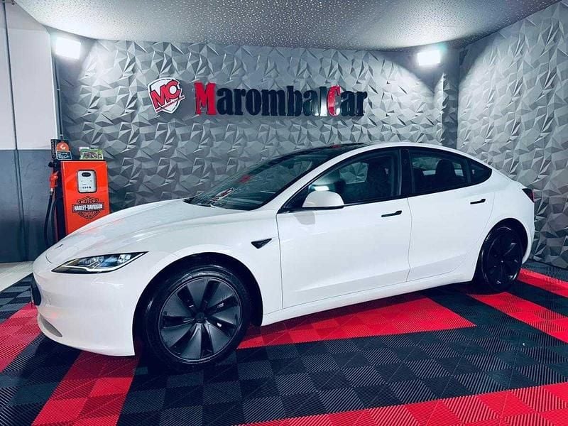 Branco Usado 2023 Tesla Model 3 Sedan | € 32.990 (Preço elevado) - Imagem 1/4