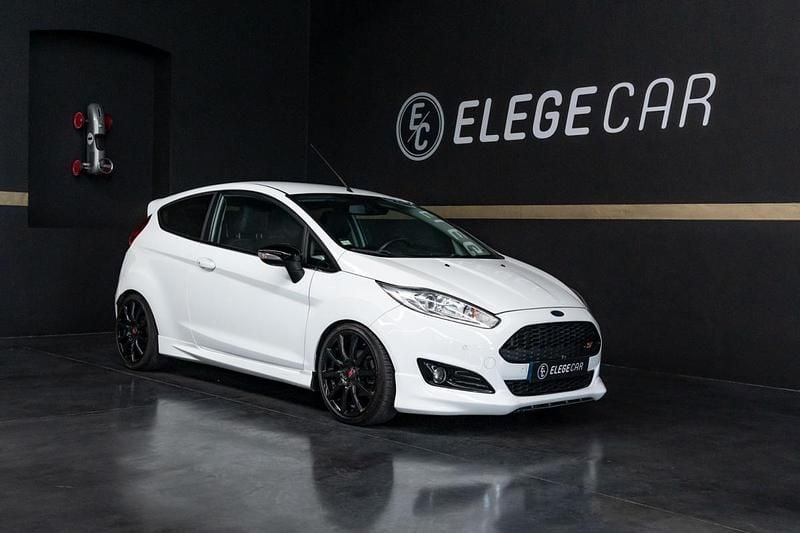 Branco Usado 2013 Ford Fiesta Sport Citadino | € 9.250 (Preço elevado) - Imagem 1/4