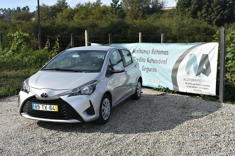 Cinza Usado 2017 Toyota Yaris Active Citadino | € 12.250 (Preço justo) - Imagem 1/4