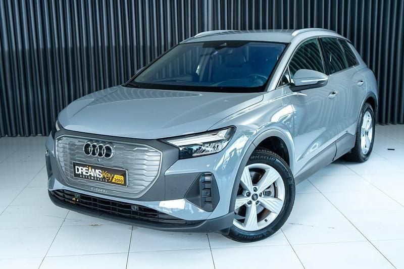 Usado Audi Q4 e-tron 150 kW (204 HP) 2022 Cinzento SUV