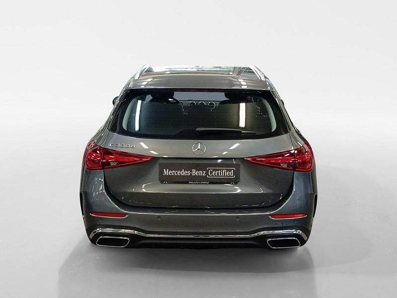 Usado Mercedes C300 265 HP (194 kW) 2024 Cinza Carrinha