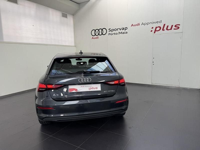 Usado Audi A3 Sportback e-tron 204 HP (150 kW) 2023 Cinzento Citadino