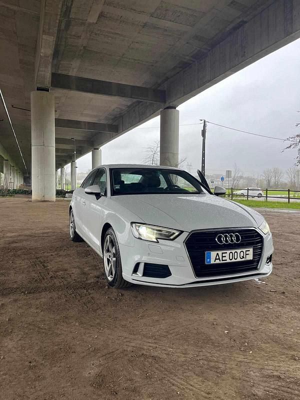 Branco Usado 2018 Audi A3 Sedan | € 18.500 (Preço elevado) - Imagem 1/4