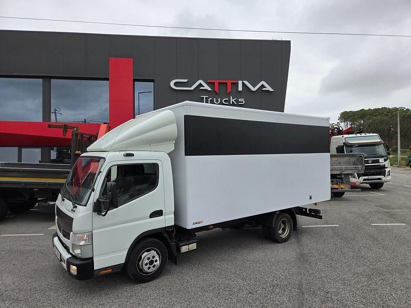 Branco Usado 2016 Mitsubishi Canter | € 19.900 - Imagem 1/4