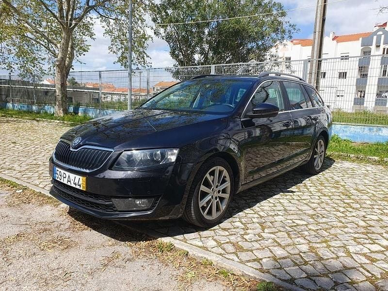 Usado 2014 Skoda Octavia Sedan | € 4.500 - Imagem 1/4