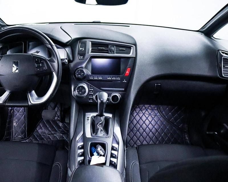 Usado DS Automobiles DS5 180 HP (132 kW) 2018 Cinzento Citadino