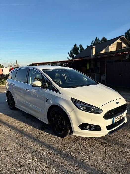 Usado Ford S-MAX S 210 HP (154 kW) 2016 Monovolume