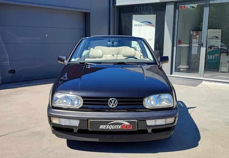 Usado VW Golf III 115 HP (84 kW) 1997 Preto Cabrios