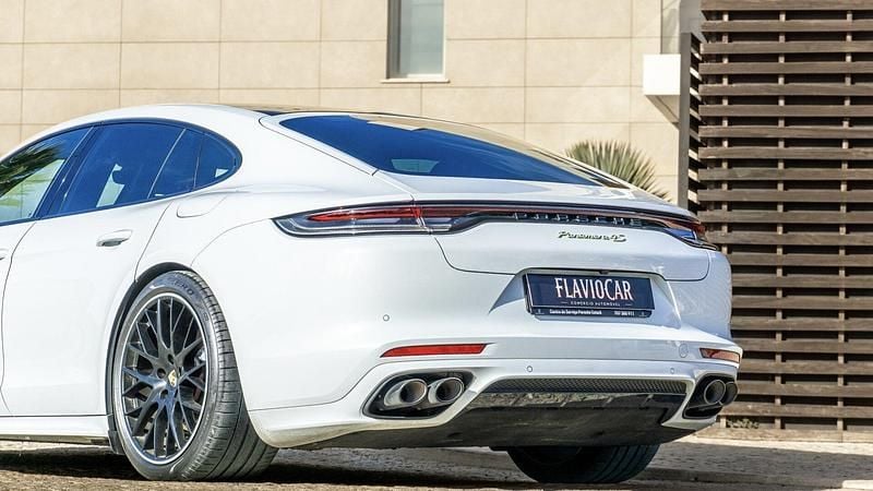 Usado Porsche Panamera 4S 560 HP (411 kW) 2021 Branco Sedan