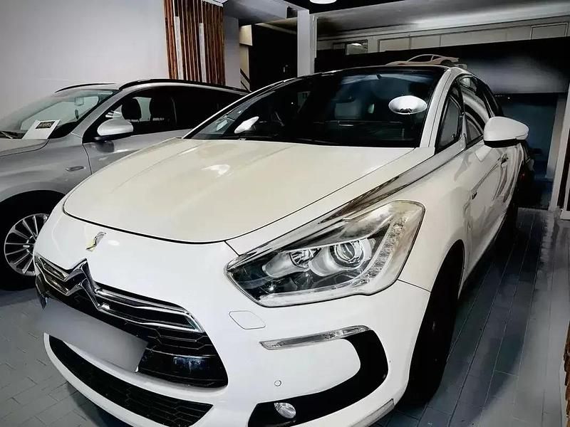 Usado Citroën DS5 Sport Chic 200 HP (147 kW) 2014 Branco Citadino