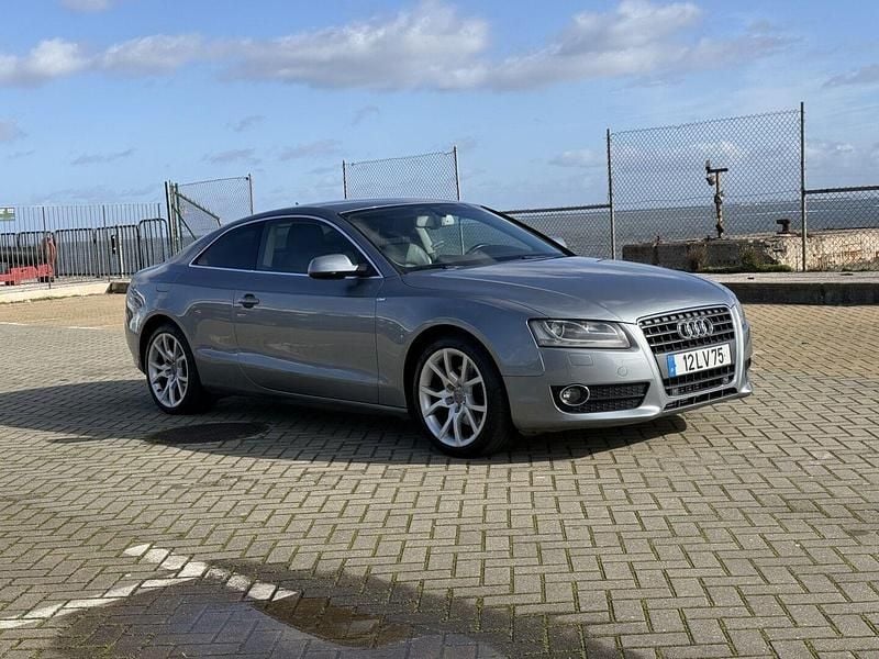 Cinza Usado 2011 Audi A5 S-Line Coupé | € 13.900 (Preço justo) - Imagem 1/4