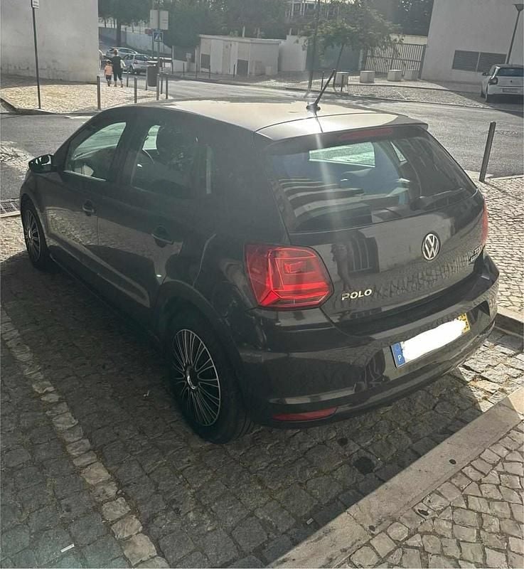 Usado VW Polo 75 HP (55 kW) 2014 Cinzento Citadino