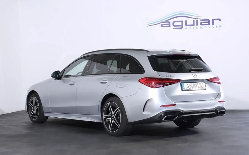 Usado Mercedes C300 AMG line 313 HP (230 kW) 2022 Cinza Carrinha