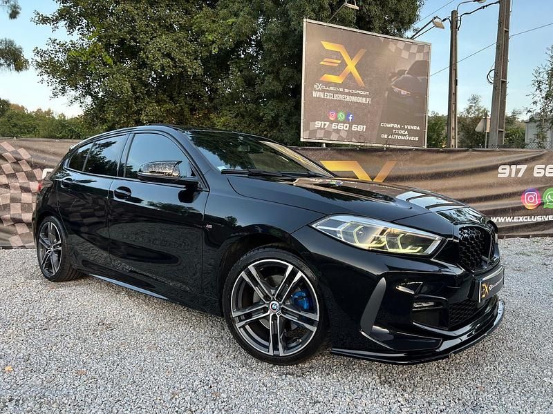 Preto Usado 2020 BMW 118 Exclusive Citadino | € 31.990 (Caro) - Imagem 1/4