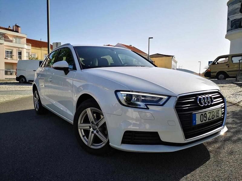 Branco Usado 2019 Audi A3 Citadino | € 18.500 (Bom preço) - Imagem 1/4