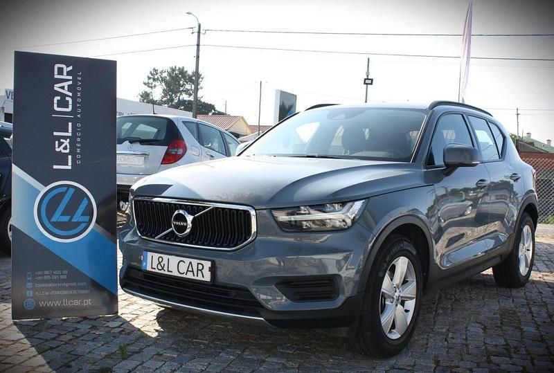 Cinzento Usado 2021 Volvo XC40 SUV | € 25.900 (Preço justo) - Imagem 1/4