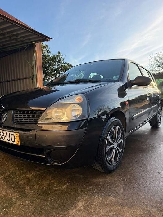 Usado Renault Clio II 2003 Sedan