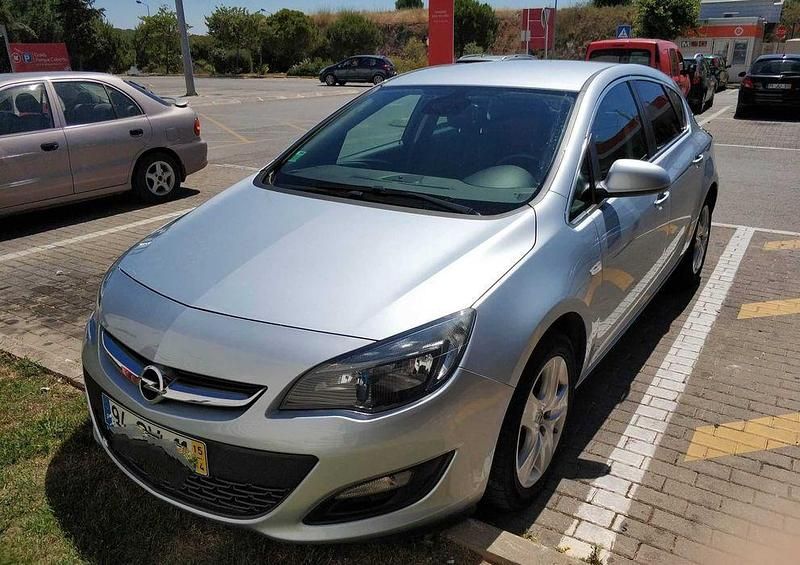 Usado Opel Astra 110 HP (80 kW) 2015 Sedan