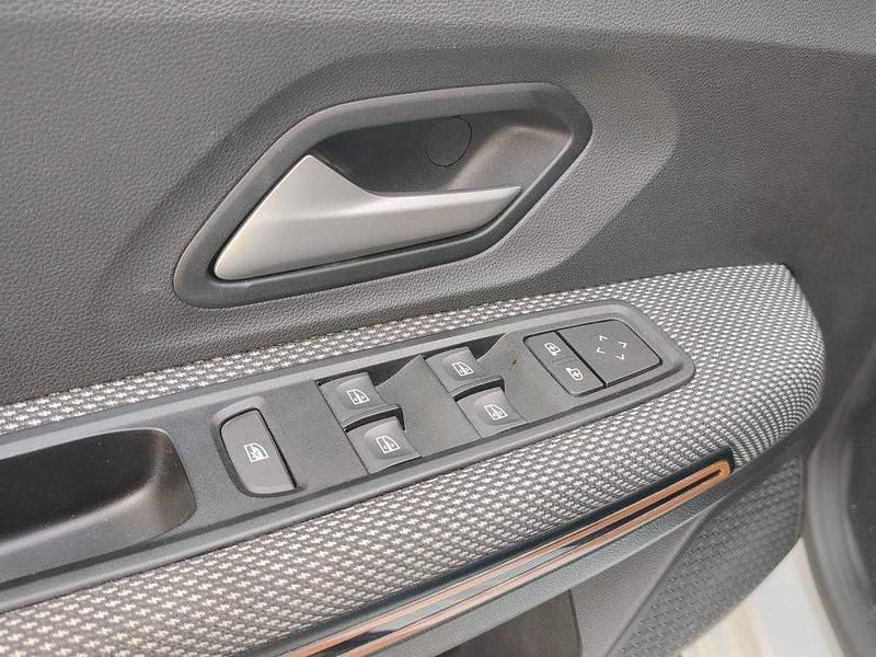 Usado Dacia Sandero 101 HP (74 kW) 2023 Branco