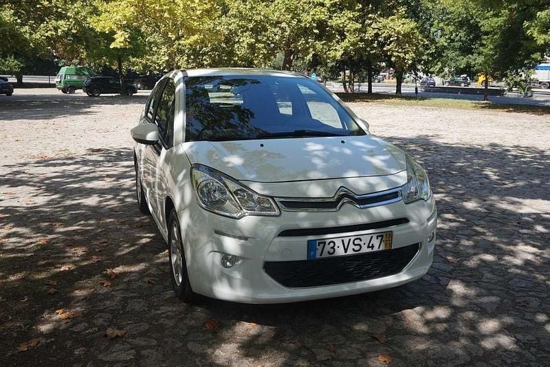 Usado Citroën C3 70 HP (51 kW) 2013 Branco Sedan