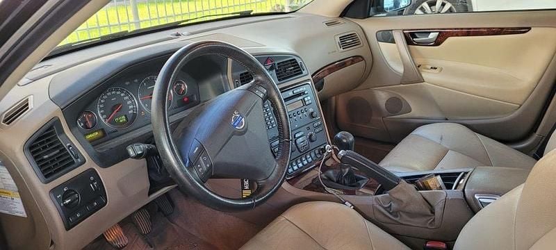 Usado 2004 Volvo S60 Sedan | € 6.000 (Preço justo) - Imagem 1/4