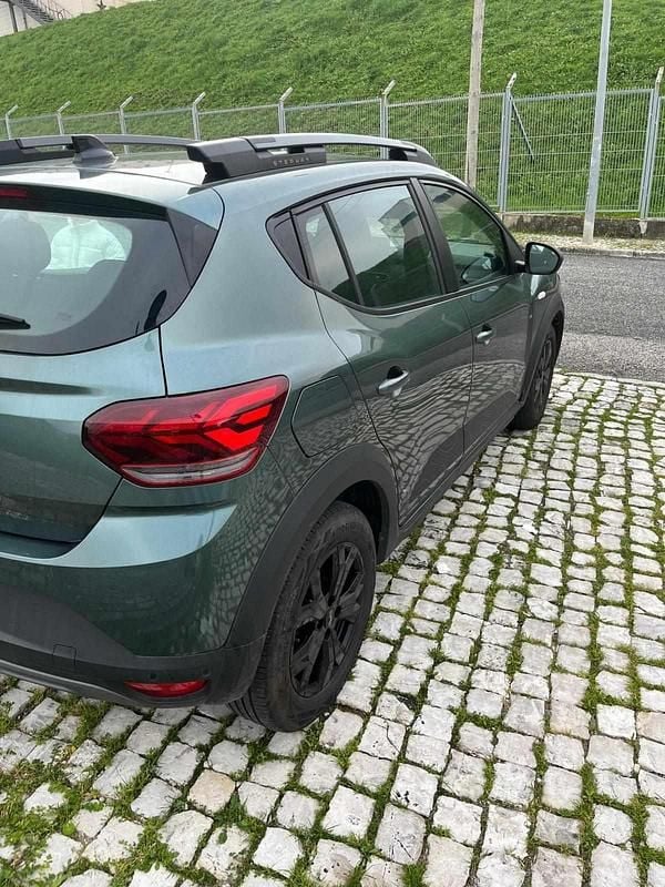 Usado Dacia Sandero 91 HP (66 kW) 2024 Verde Citadino