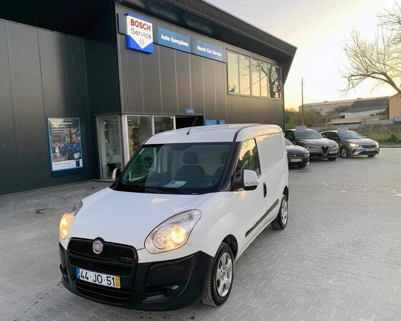 Branco Usado 2010 Fiat Doblò Monovolume | € 5.500 (Super Preço) - Imagem 1/4