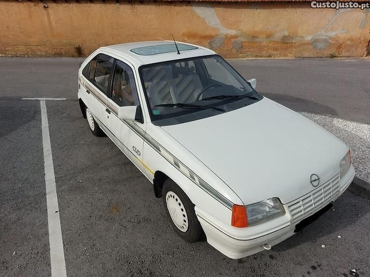 Branco Usado 1986 Opel Kadett | € 2.850 - Imagem 1/1