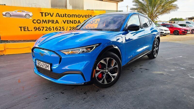Azul Usado 2023 Ford Mustang Mach-E Premium SUV | € 54.950 (Caro) - Imagem 1/4