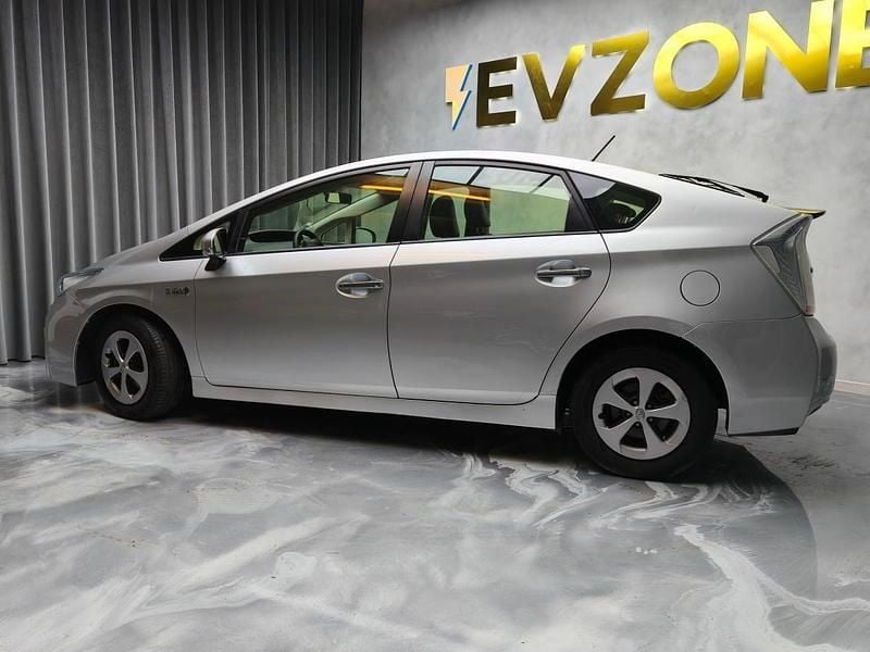Usado Toyota Prius Luxury 122 HP (89 kW) 2013 Cinza