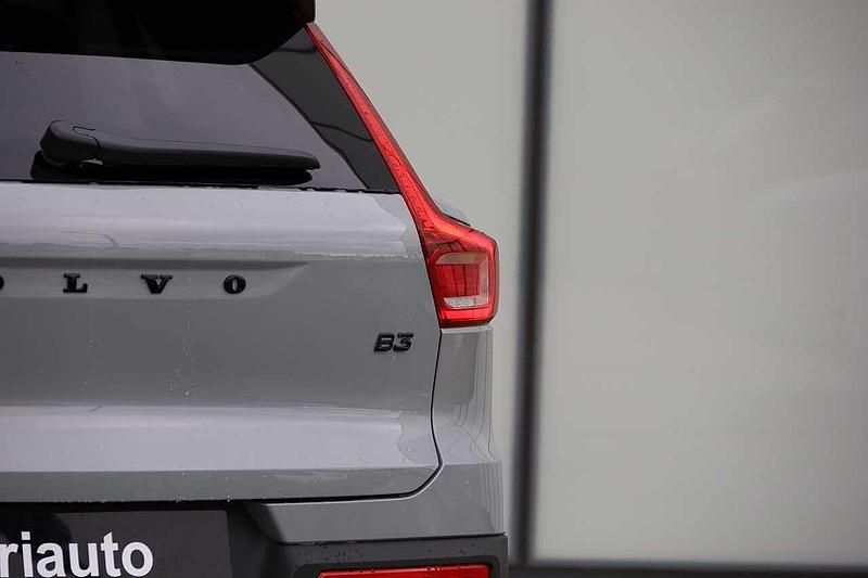 Novo Volvo XC40 Plus 163 HP (119 kW) 2025 Prateado SUV