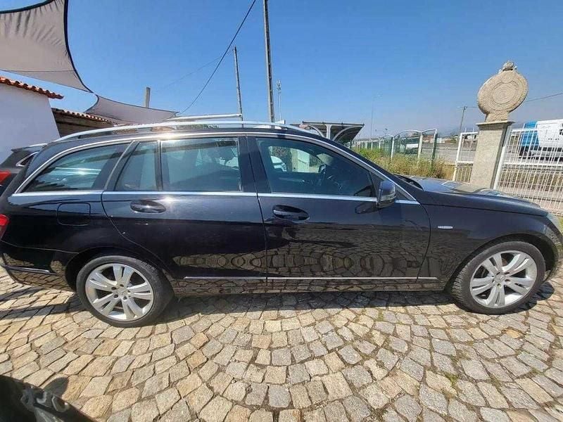 Usado Mercedes C220 170 HP (125 kW) 2010 Preto