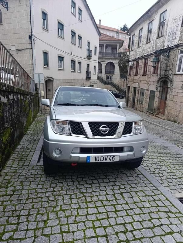 Usado Nissan Navara 171 HP (125 kW) 2007 Cinzento Pickup