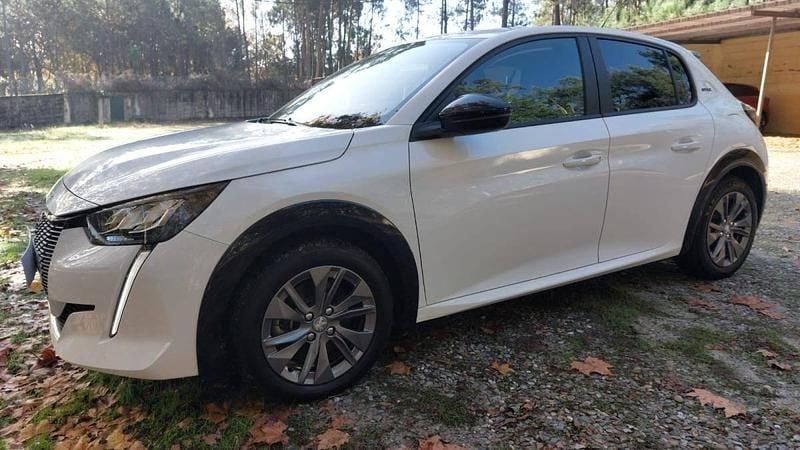 Branco Usado 2023 Peugeot e-208 Citadino | € 17.680 (Bom preço) - Imagem 1/4