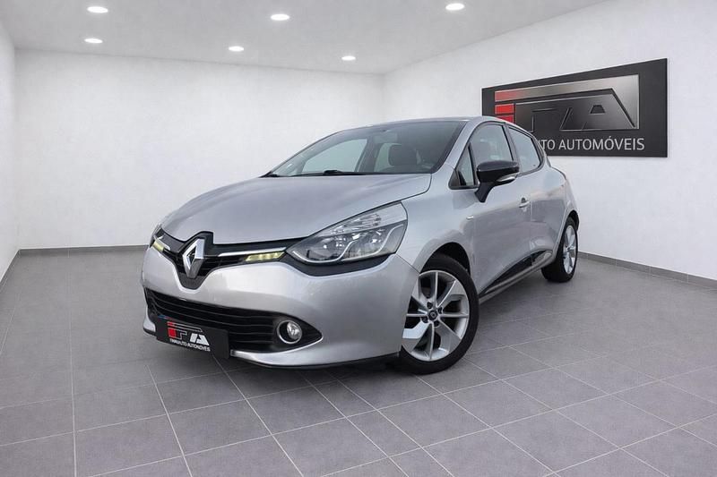 Cinzento Usado 2015 Renault Clio IV | € 6.750 (Preço justo) - Imagem 1/4