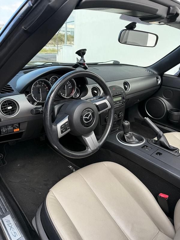 Usado Mazda MX5 Exclusive 126 HP (92 kW) 2007 Outro Cabrios