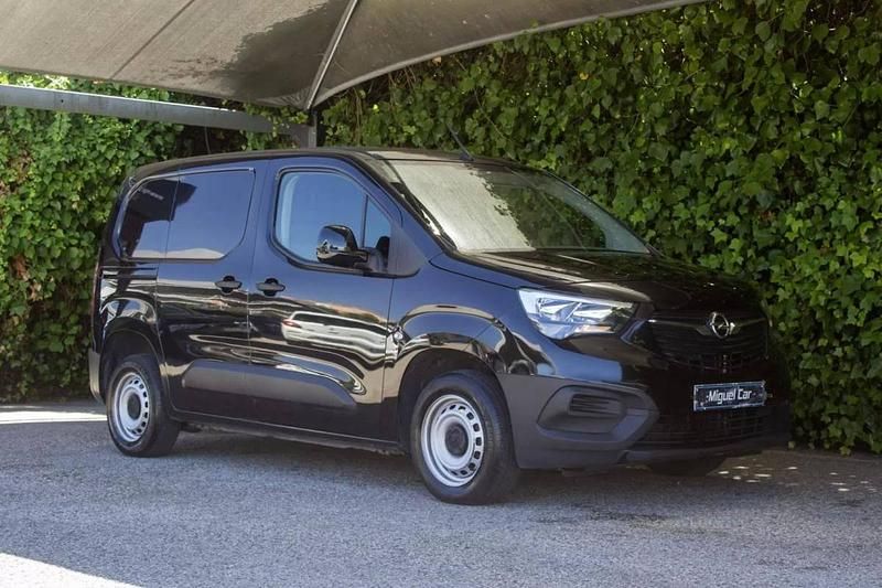 Preto Usado 2020 Opel Combo Monovolume | € 12.500 (Bom preço) - Imagem 1/4