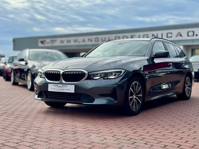 Cinza Usado 2021 BMW 318 Advantage Carrinha | € 22.500 - Imagem 1/4