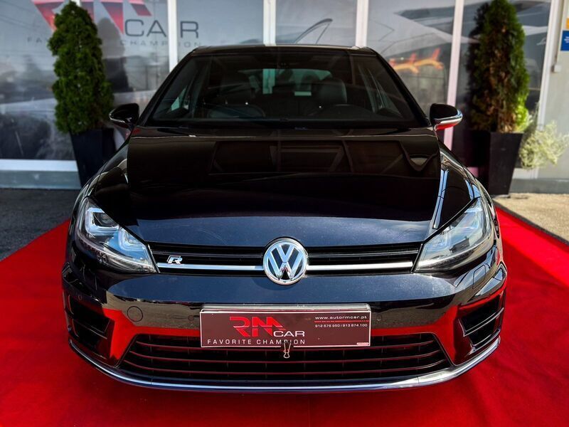 Preto Usado 2014 VW Golf VII R Citadino | € 28.250 (Caro) - Imagem 1/4