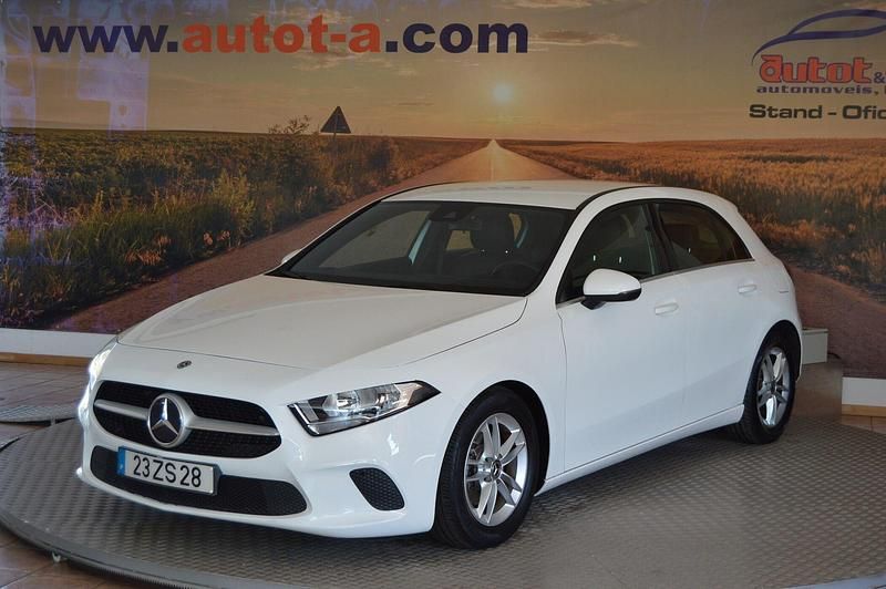 Branco Usado 2020 Mercedes A180 Progressive | € 21.500 (Preço elevado) - Imagem 1/4