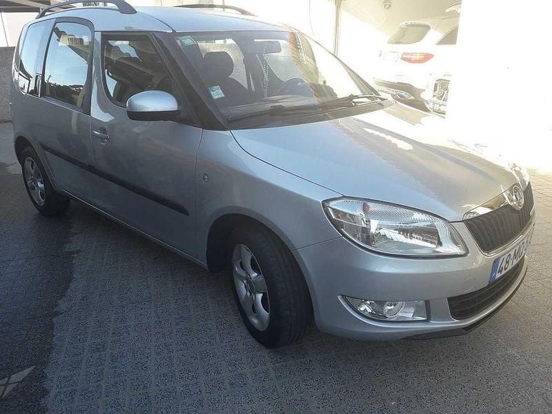 Usado Skoda Roomster 75 HP (55 kW) 2012 Monovolume