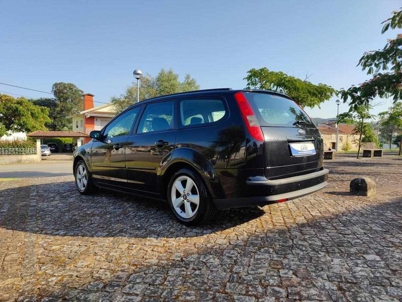 Usado Ford Focus 109 HP (80 kW) 2006 Preto Carrinha
