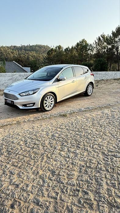 Usado 2016 Ford Focus Titanium Sedan | € 9.750 (Bom preço) - Imagem 1/4