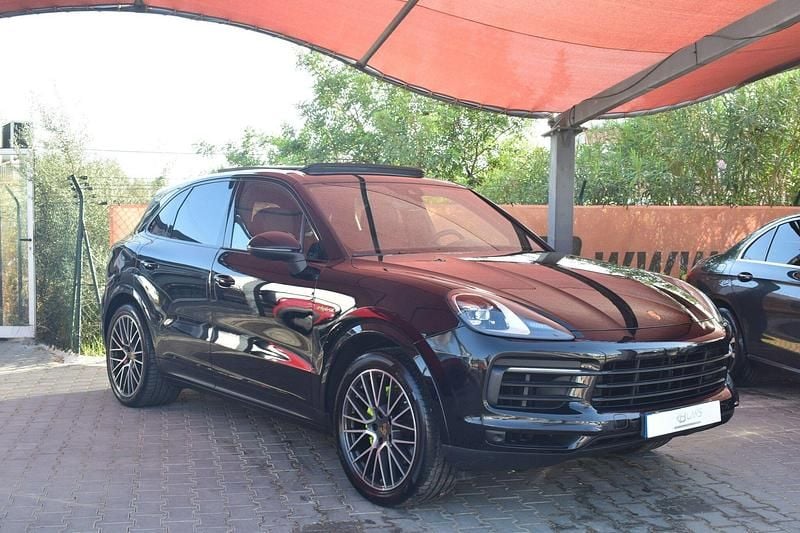 Preto Usado 2019 Porsche Cayenne SUV | € 77.850 (Preço elevado) - Imagem 1/4
