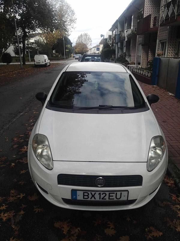 Branco Usado 2010 Fiat Punto Carrinha | € 3.950 - Imagem 1/4