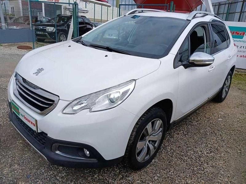 Branco Usado 2015 Peugeot 2008 Style SUV | € 9.600 (Bom preço) - Imagem 1/4